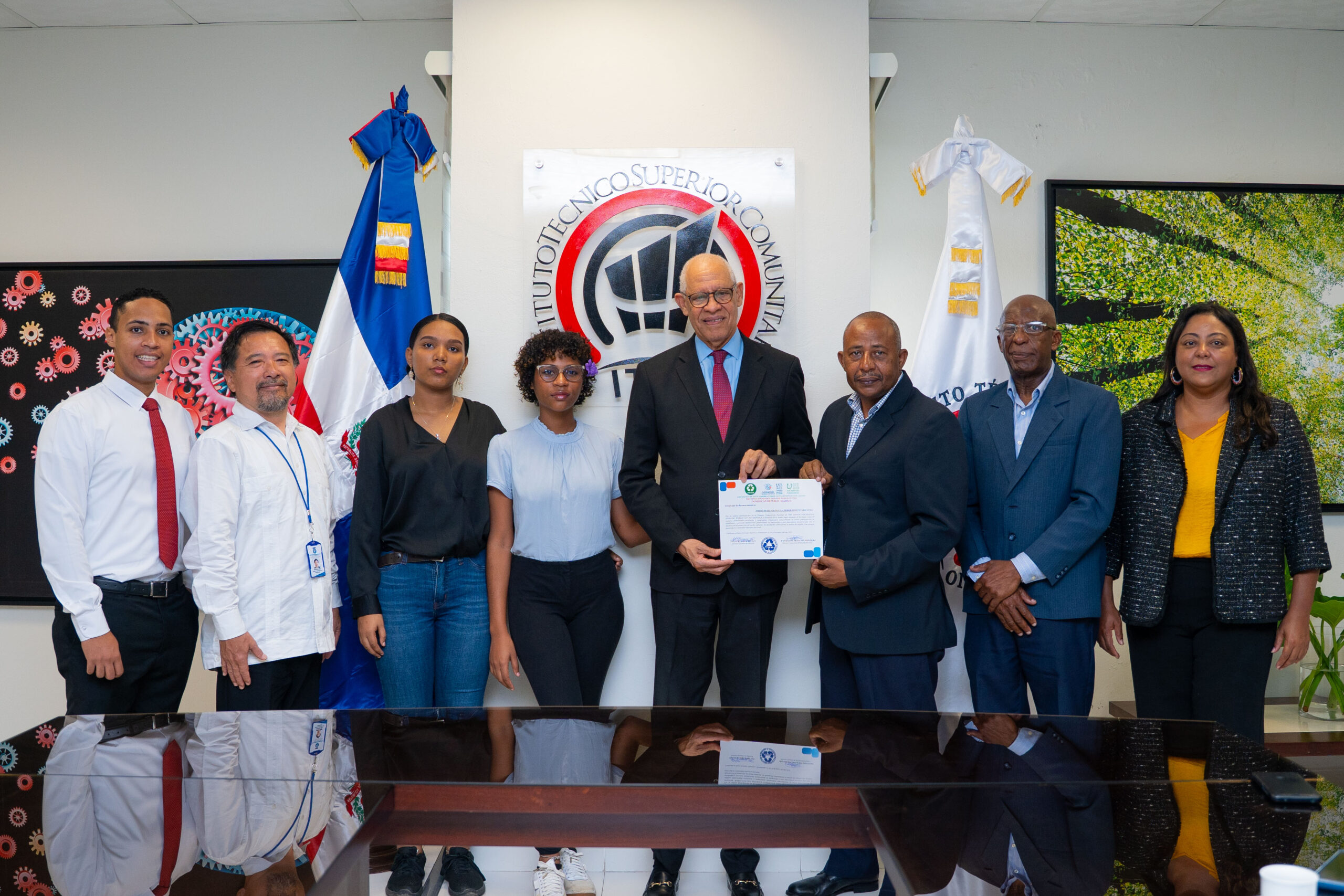 SPOGOMI-RD y ARESDE hacen entrega de certificado de reconocimiento al Instituto Técnico Superior Comunitario( ITSC) por su participación y compromiso en la primera Clasificatoria de SPOGOMI en RD