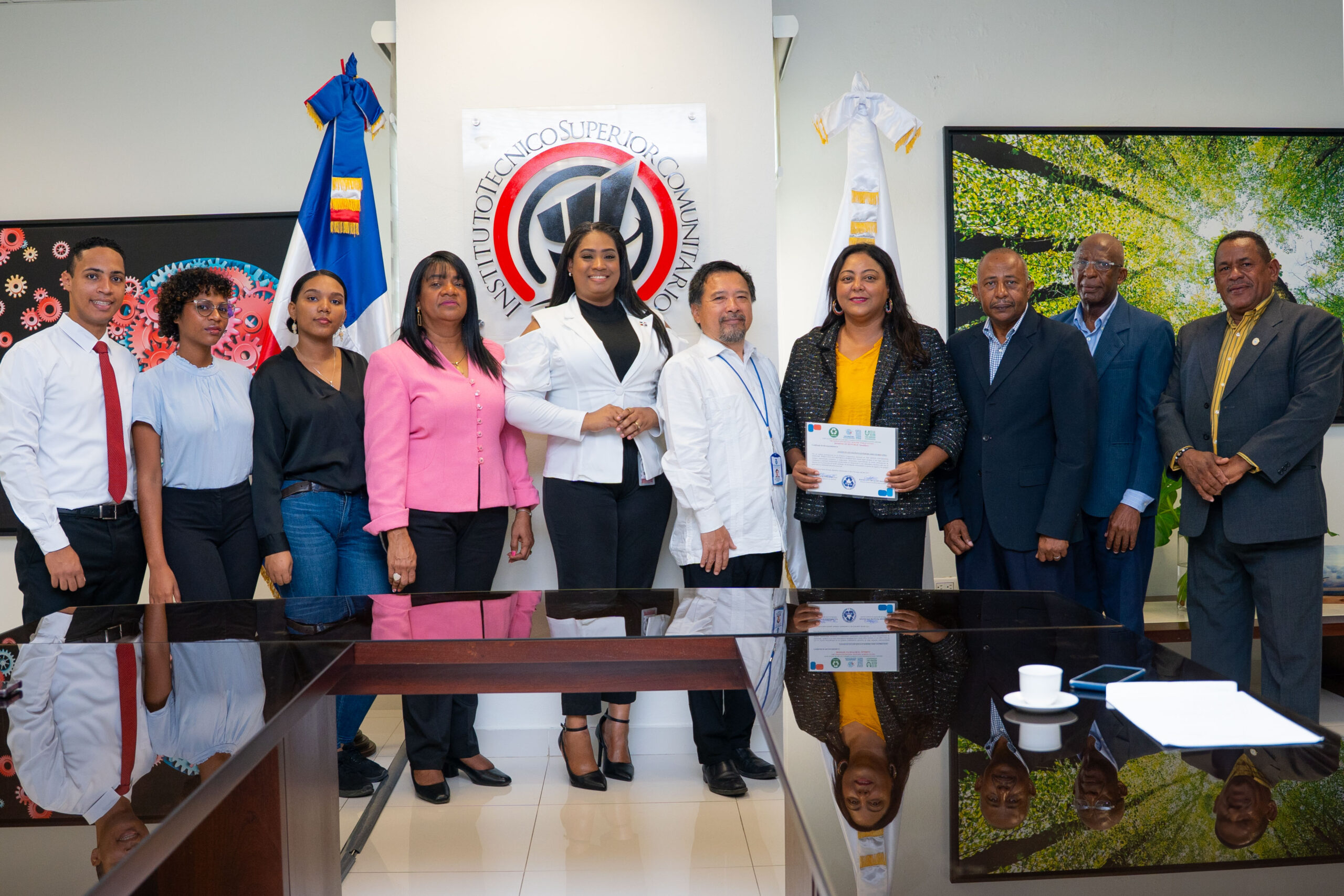 SPOGOMI-RD y ARESDE hacen entrega de certificado de reconocimiento al Instituto Técnico Superior Comunitario( ITSC) por su participación y compromiso en la primera Clasificatoria de SPOGOMI en RD