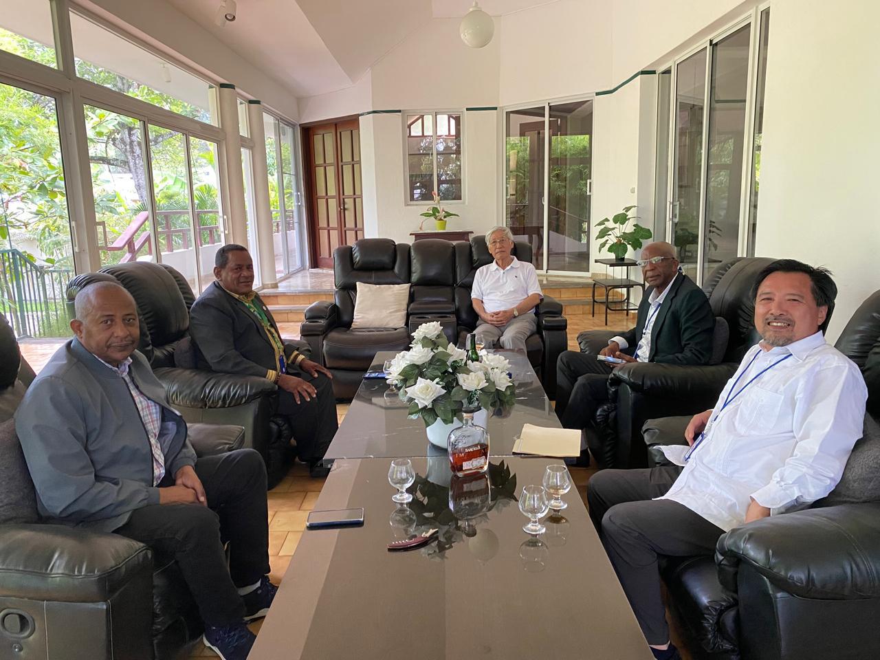 Encuentro amistoso entre el Empresario Japonés Norio Inuyama y el Ing. Rafael Encarnación Montero,  Presidente de ARESDE y Director General de SPOGOMI República Dominicana