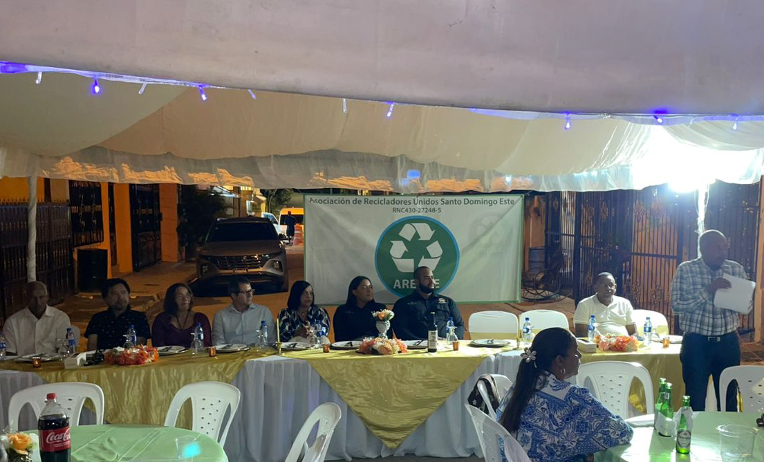 Encuentro navideño de ARESDE y SPOGOMI RD reúne a recicladores, directivos y comunidad